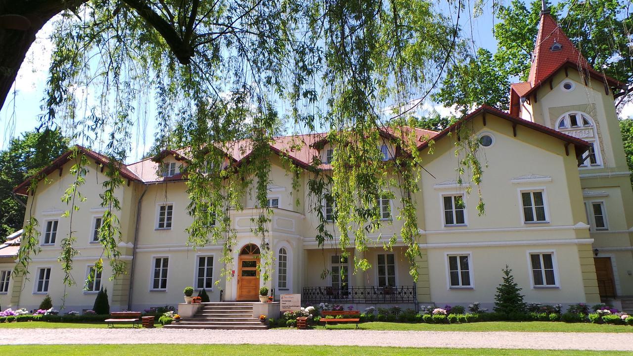 Palac Kobylin Exterior foto